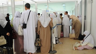 475 حاجًا يغادرون مطار أسوان إلى المملكة السعودية 