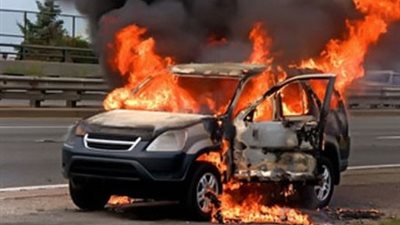 اشتعال سيارة ملاكي أعلى محور 26 يوليو.. وتسيير حركة المرور