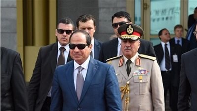 السيسي يغادر جامعة القناة بعد لقاء طلاب أسبوع شباب الجامعات