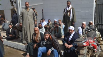 متعاقدو الإسكان الاجتماعي يتظاهرون أمام الديوان العام بالمنوفية 