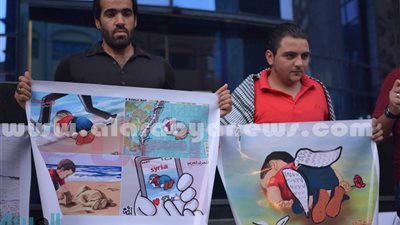 بالصور.. وقفة أمام نقابة الصحفيين للتضامن مع أهل سوريا