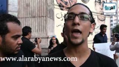 بالفيديو.. مواطنون يتضامنون مع أهل سوريا على سلالم 