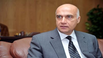 موجز الفن: وزير السياحة يعقد اجتماعا بسبب حفل 