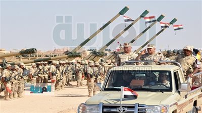 بالصور.. وزير الدفاع يشهد تفتيش حرب لإحدى تشكيلات 