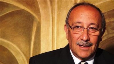 محافظ أسوان يكرم 103 طلاب من المتفوقين بالشهادات العامة والمحلية