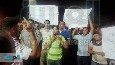 بالصور.. متضرِّرو الإسكان ببورسعيد ينظمون وقفة أمام مؤتمر المحامين