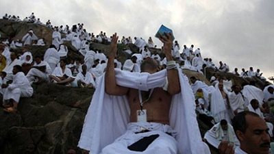 بالفيديو.. استمرار توافد الحجاج على مكة المكرمة