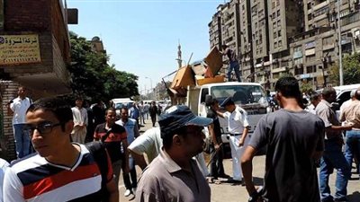 حملات إزالة للإشغالات بمحطة مترو الدمرداش 