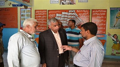 السروي يتفقد مدرسة 