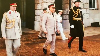 بالصور.. الفريق حجازي يلتقي وزير دفاع بريطانيا