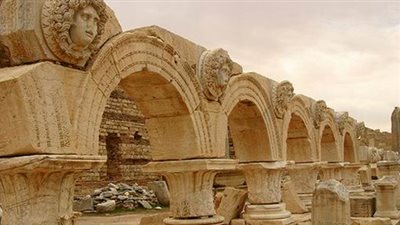 وفد من الآثار الليبية يسافر إلى بريطانيا وفرنسا لاستعادة تمثالين تاريخيين