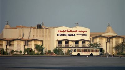 ضبط مبالغ مالية مهربة بمطار الغردقة