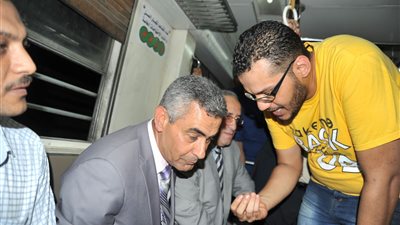 بعد زيارة وزير النقل.. رئيس قطاع صيانة المترو يعقد اجتماعًا مفاجئًا