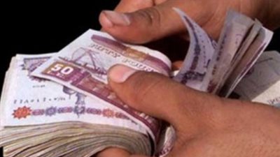 ضبط موظفتين استوليتا على 56 ألف جنيه من 