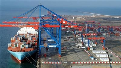 وزير النقل يبحث الخطط المستقبلية لتطوير الموانئ