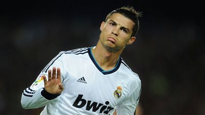 رونالدو وسان ماميس كل زيارة بقصة جديدة