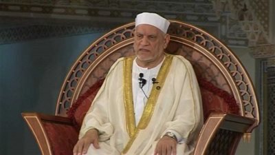 عمر هاشم يعود من السعودية بعد أدائه مناسك الحج