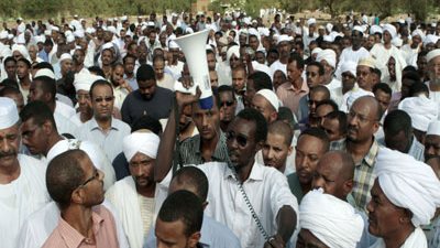 الحزب الحاكم بالسودان ينتقد تدخل دبلوماسيين غربيين في شئون البلاد الداخلية