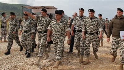 الأمن اللبناني يوقف سوريا للاشتباه تواصله في مع 