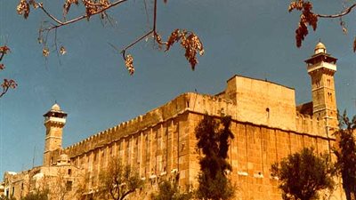 الأوقاف الفلسطينية تستنكر منع رفع الآذان بالمسجد الإبراهيمي خلال سبتمبر