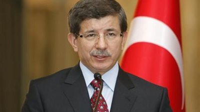 رئيس الوزراء التركي ينتقد الضربات الجوية الروسية في سوريا