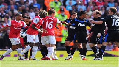 مانشستر يونايتد يتمنى الصدارة على حساب أرسنال وليفربول