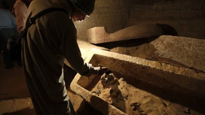 إحباط محاولة تنقيب عن الآثار داخل منزل مدرس بأسوان