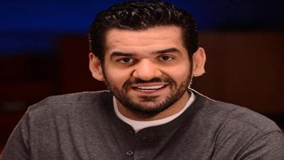 حسين الجسمي يهدي 