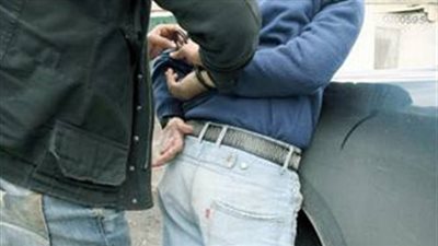 سقوط عاطل بحوزته سلاح ناري بعين شمس 