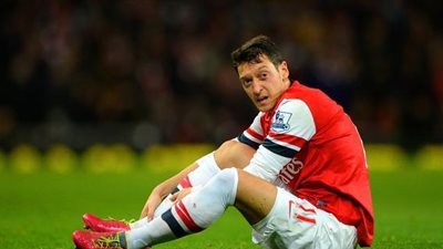 أوزيل يؤكد قدرة الأرسنال على تخطي بايرن ميونخ