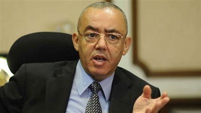 وزير الطيران: زيادة ضريبة تذاكر السفر 1% من قيمتها