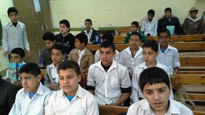 بدء الدراسه في مدارس رفح والشيخ زويد