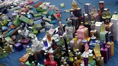 ضبط 5660 عبوة عطور مجهولة المصدر بالمنوفية