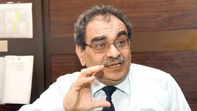 رئيس هيئة الطاقة المتجددة: نسعى لإنارة المناطق الجديدة بالطاقة الشمسية.. انتهاء مقايسات أراضي 55 مستثمرًا لبناء محطات شمسية بأسوان.. قروض من 