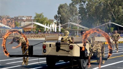 مهارات قتالية وبدنية في حفل الدفعة 