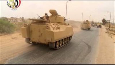 بالفيديو.. الجيش يدمر 3 عربات للإرهابيين في سيناء 