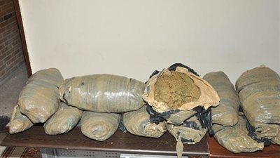 ضبط 19 كيلو بانجو و960 قرصًا مخدرًا بـ5 محافظات 