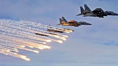 طائرات التحالف العربى تقصف معسكر جبل النهدين