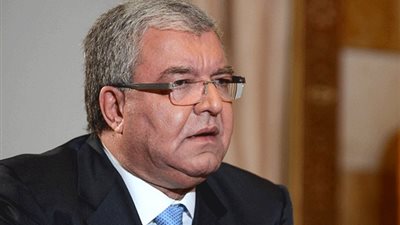 وزير الداخلية اللبناني يلوح باستقالة تيار المستقبل من الحكومة