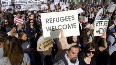 مظاهرة مؤيدة وأخرى معارضة للاجئين بالعاصمة التشيكية براغ