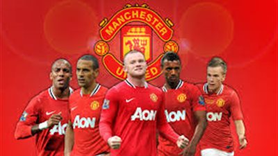 مانشستر يونايتد يفوز على إيفرتون بثلاثية نظيفة