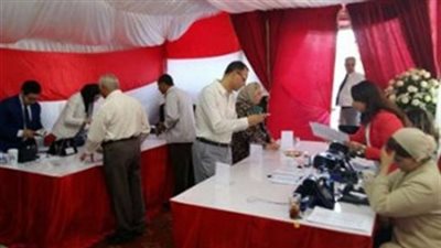 أعضاء بعثة الرى المصرية بالسودان وجنوب السودان يدلون بأصواتهم فى الانتخابات