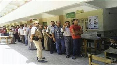 قائد قوات الدفاع الجوي يتفقد لجان البحيرة 