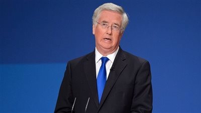 وزير الدفاع البريطاني: يجب قصف 