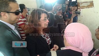 بالصور.. غادة والي تدلي بصوتها بـ