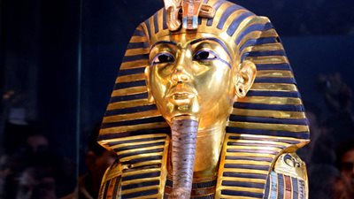 الدماطي: وضع قناع 