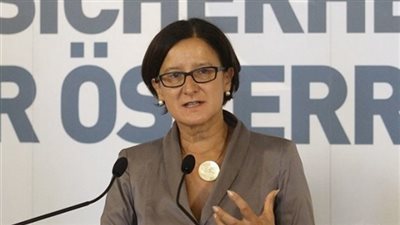 وزيرا داخلية ودفاع النمسا يتفقدان معبر 