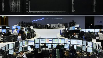 الأسهم الأوروبية تفتح مرتفعة قبيل اجتماع هام للمركزي