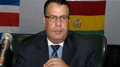 طفل من ذوي الاحتياجات الخاصة يغوص للترويج للسياحة بشرم الشيخ