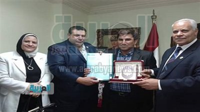 بالصور.. رئيس 